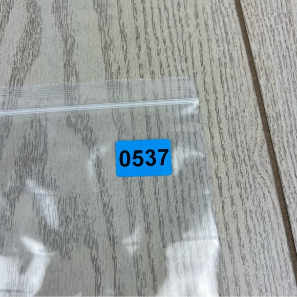 537- Tommy Hilfiger Tie Pink Pattern 650 TL21100047 100% Silk $69.50 - Picture 5 of 5